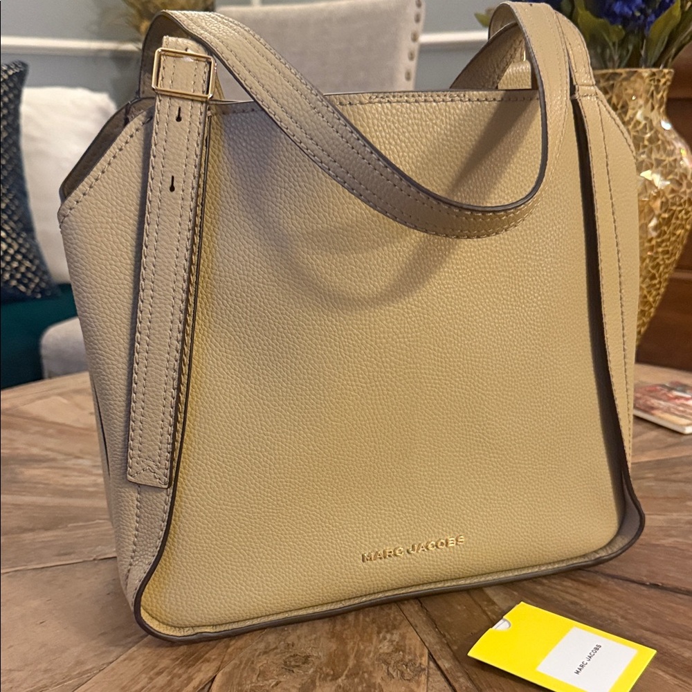 Marc Jacobs Tan Leather Shoulder Bag
